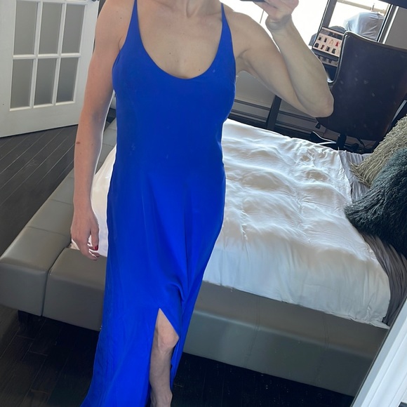 Beautiful dress gorgeous with the wind and all the layers - Picture 2 of 8